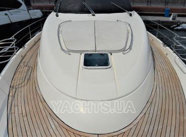 Нос на моторной яхте Fairline 62 - Yachts.ua