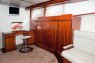 Туалетный столик в спальне на яхте Роял Марис - Yachts.ua 