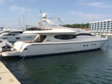 Вид яхты RoyalLife с правого борта Вид яхты RoyalLife с правого борта - Yachts.ua